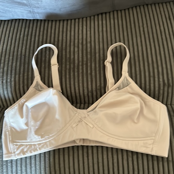 WONDERBRA wire free full coverage bra size 38C - Picture 5 of 8